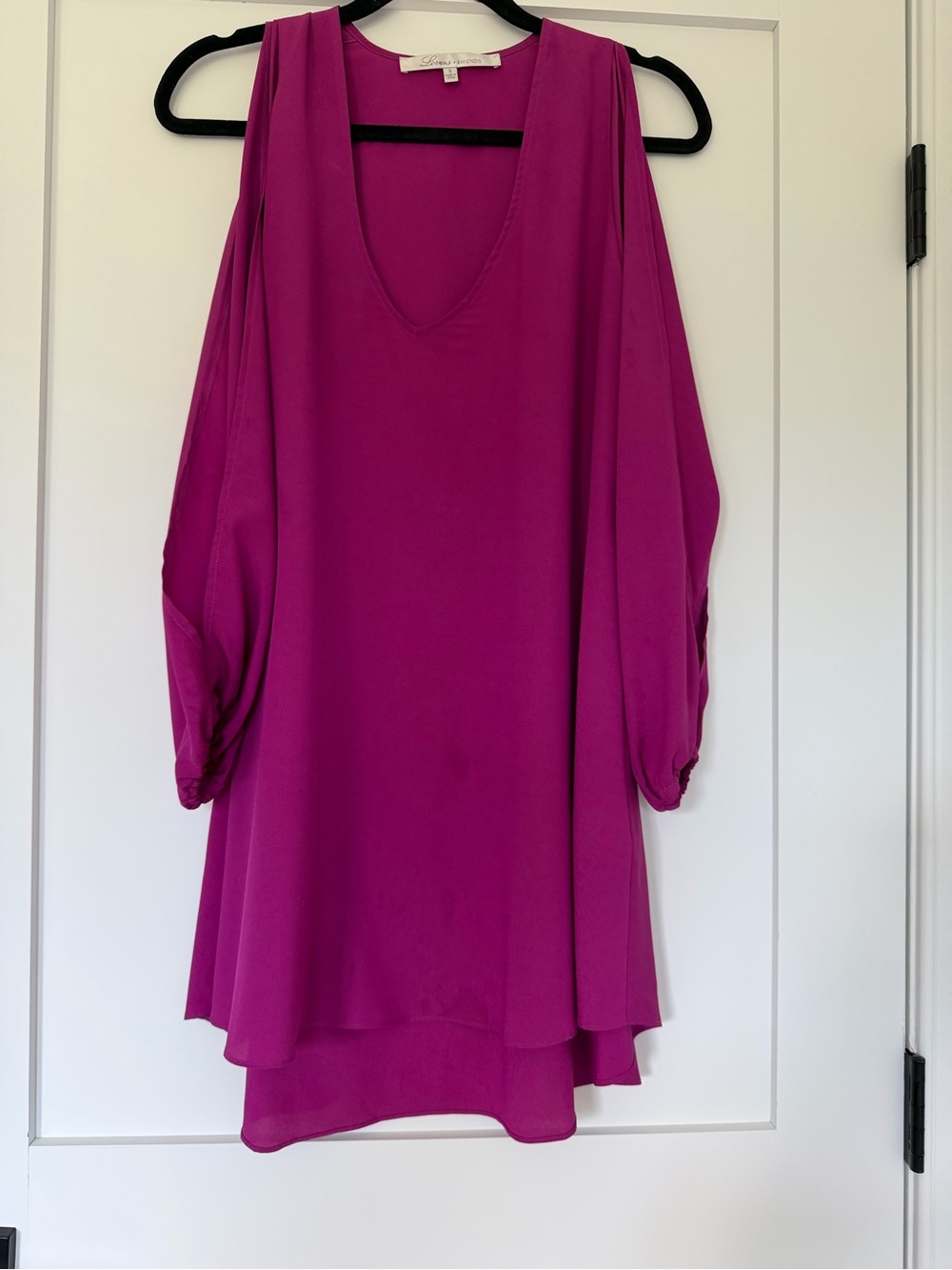 Lovers + Friends magenta Cold-Shoulder V-Neck Women’s Top